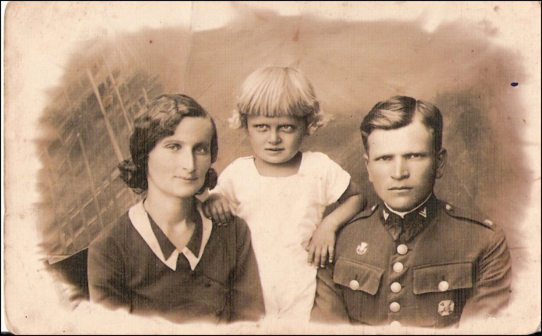 03 - Adolf z żoną i synem Waldemarem - rok. 1934.jpg